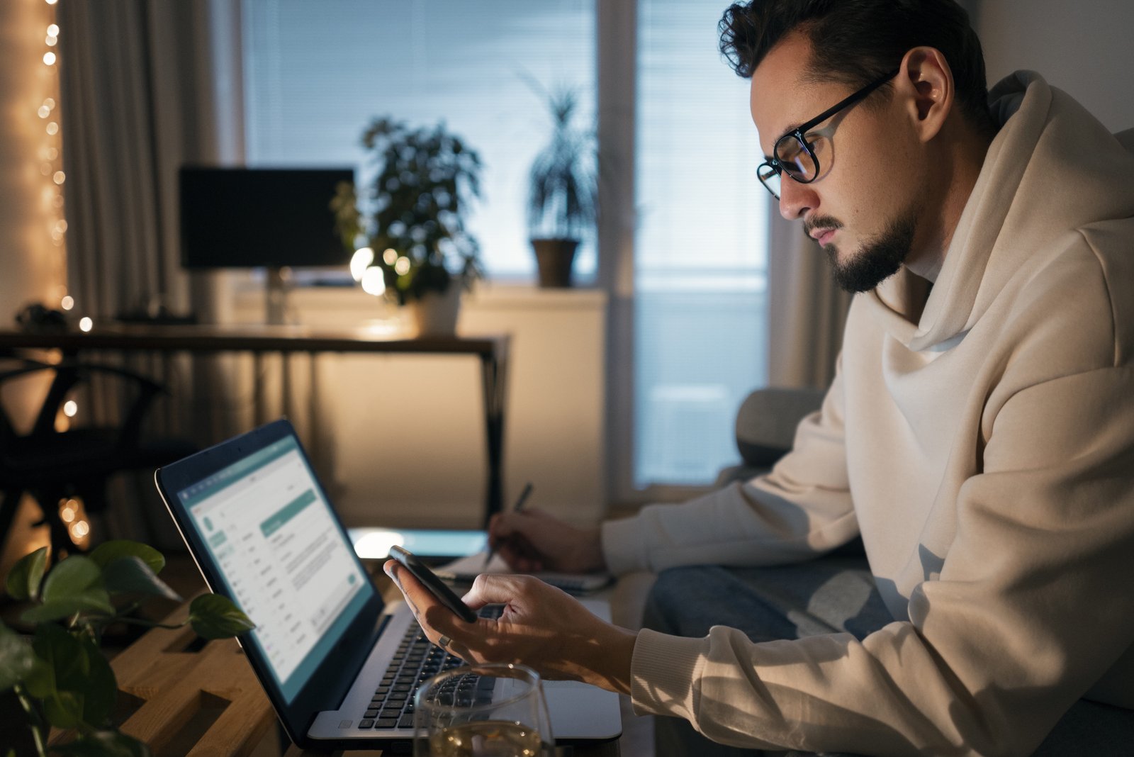 AI app building workflow from idea and product plan through UX, AI-assisted build, testing and launch.
